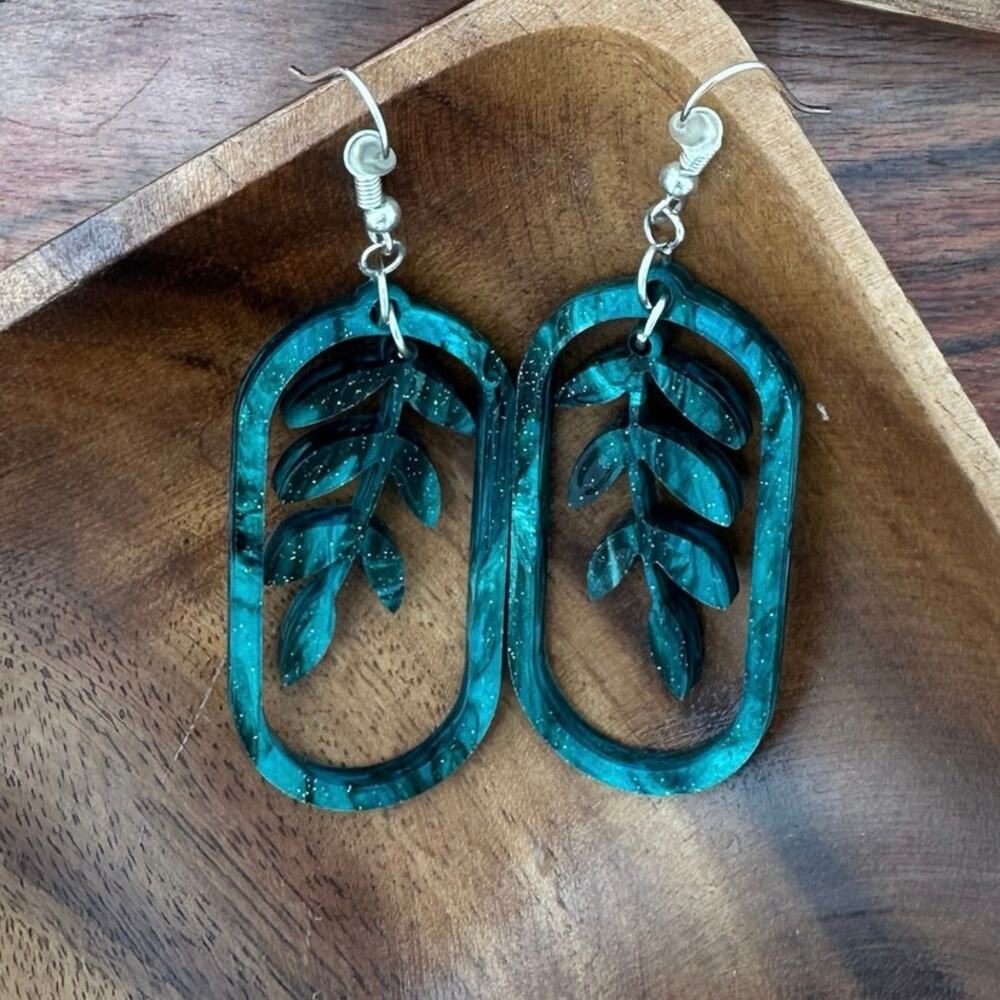 Handmade Dangle Shimmer Earrings Green Leaf Acrylic Floral Boho Nature EUC